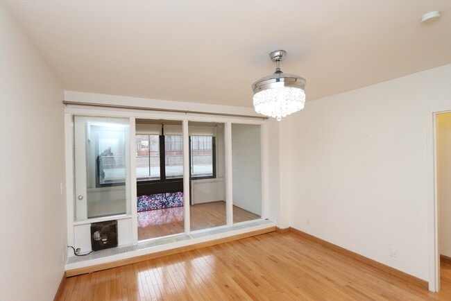 Building Photo - 24 Juniper St