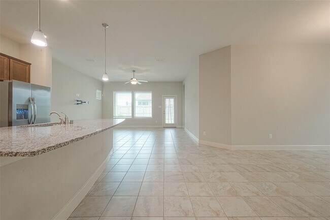 Building Photo - 402 Jolly Ginger Dr