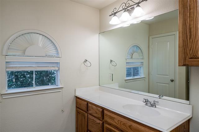 Building Photo - 10913 Golfview Way