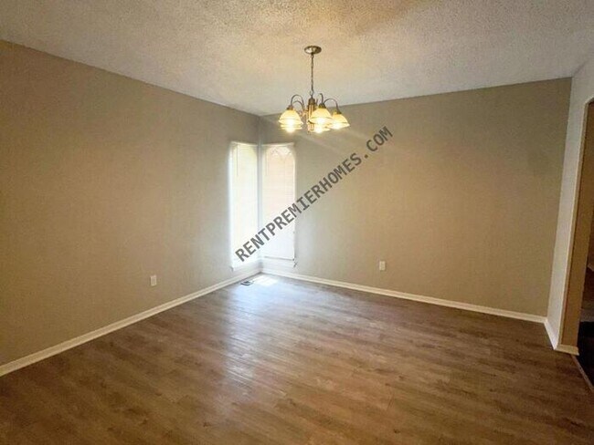 Building Photo - 11629 Kings Cir