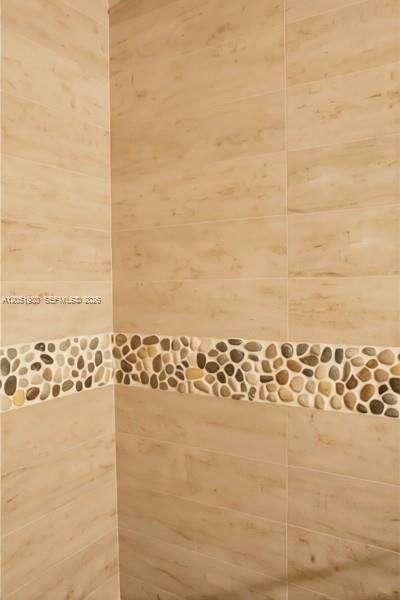 Building Photo - 400 Valencia Ave