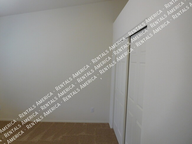 Building Photo - 5747 N 105th Ln