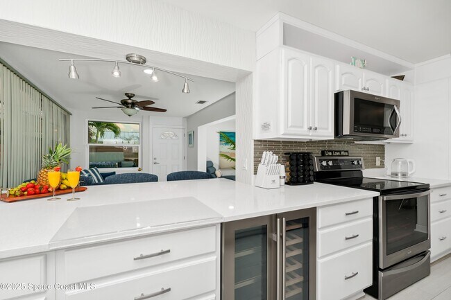 Building Photo - 363 Harbor Dr