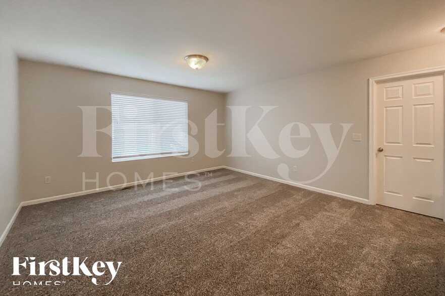 Building Photo - 4737 Turfway Trail