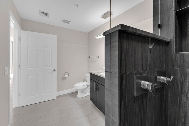 Building Photo - “Luxury, Location, Lifestyle — All at The Waverly”