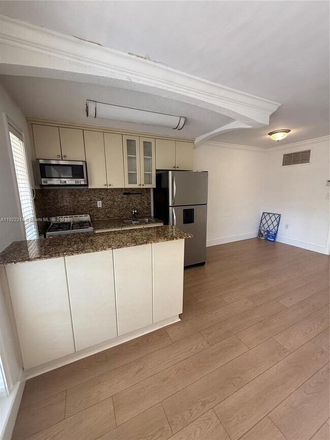 Building Photo - 3245 Virginia St