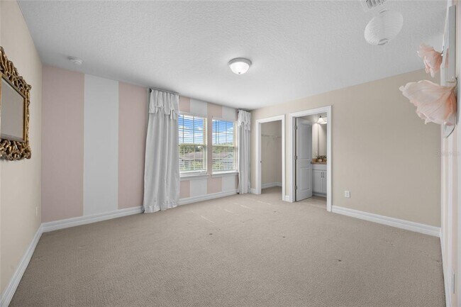 Building Photo - 2880 E Lake Pointe Dr