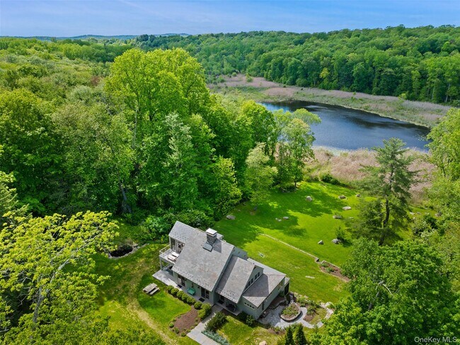 Building Photo - 258 Hardscrabble Rd