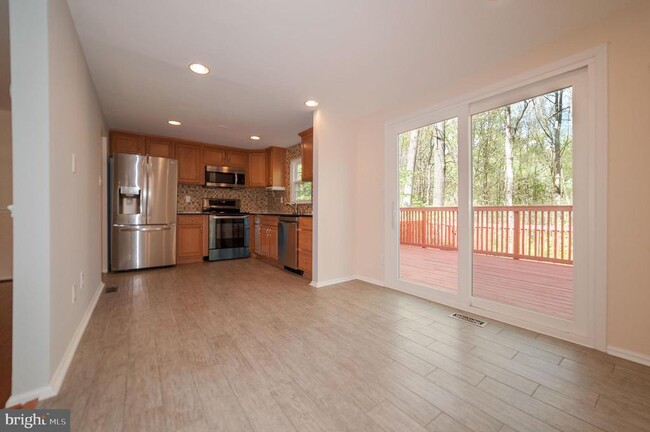 Building Photo - 5725 Walnut Wood Ln