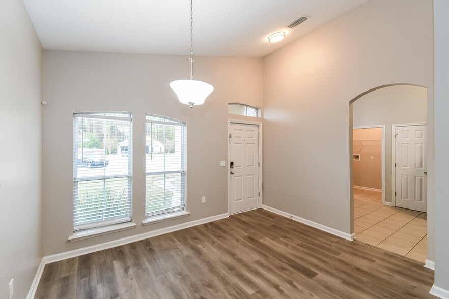 Building Photo - 2236 Blackstone Way