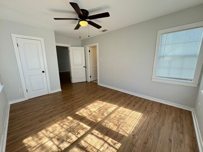 Building Photo - 5-Bedroom Home for Rent in Temple - *Save $255/Month!*