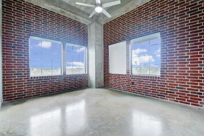 Building Photo - 1111 Studewood St