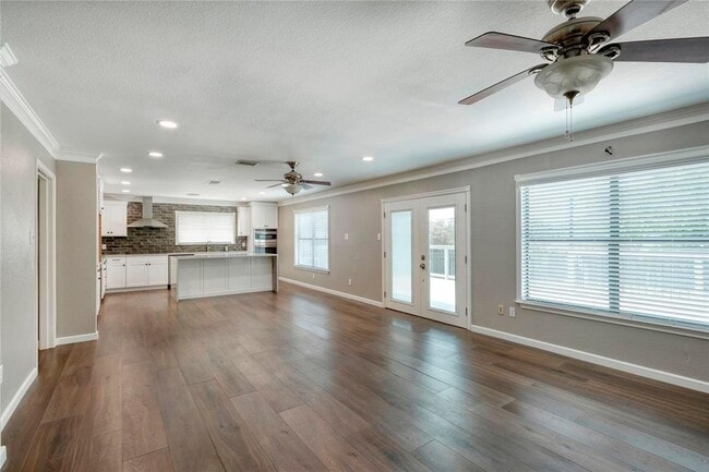 Building Photo - 2801 Adelen Ln