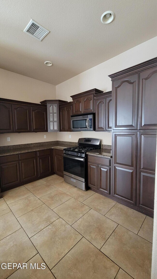 Building Photo - 11512 Porfirio Payan Dr