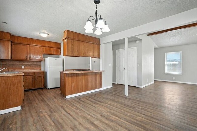 Building Photo - 2929 S 138th E Pl
