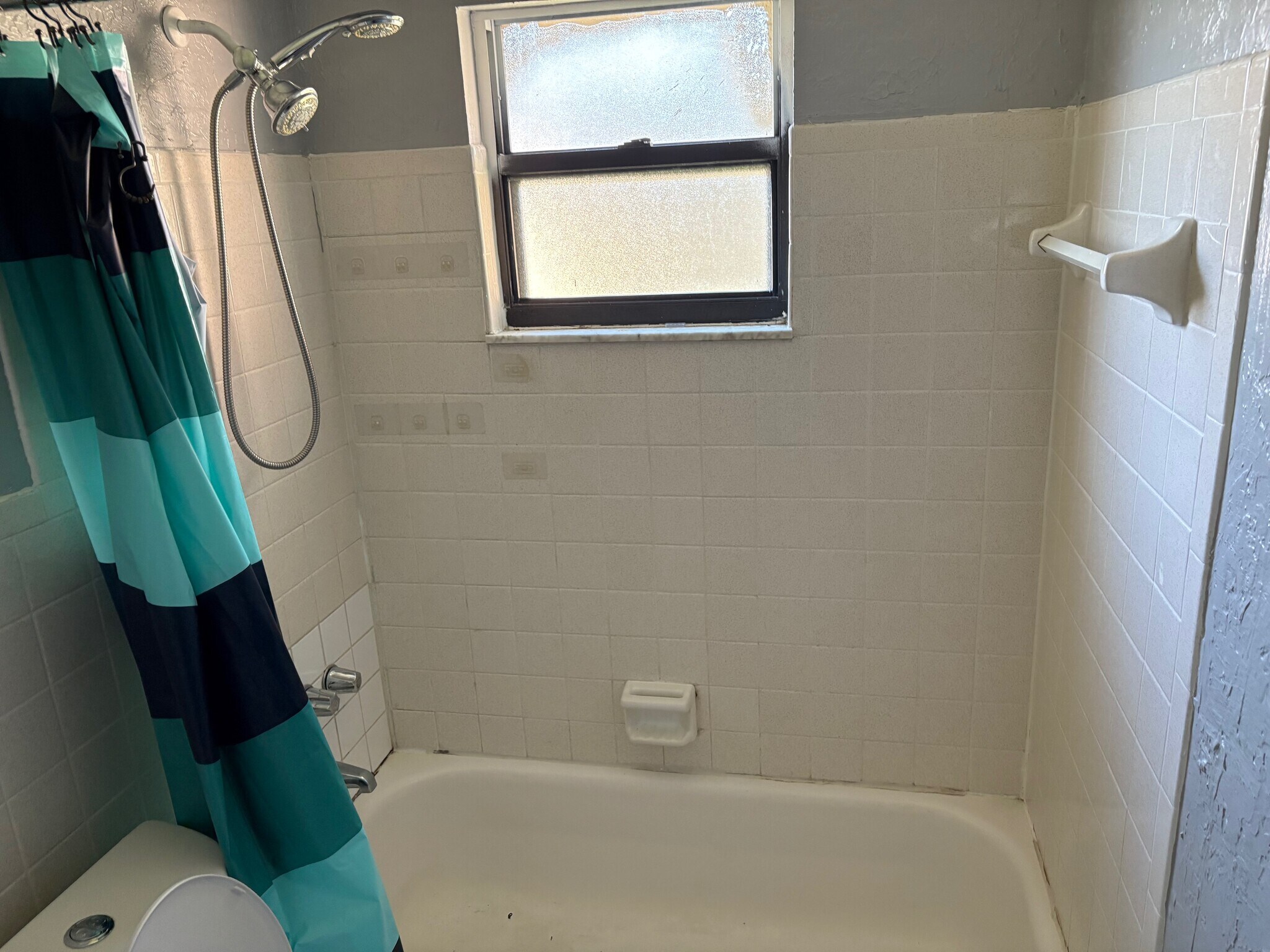Building Photo - 440 Las Palmas Cir
