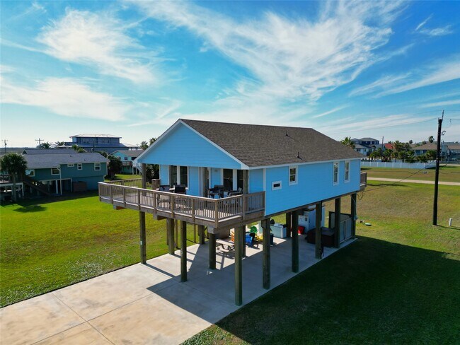 Building Photo - 131 Pieces of 8