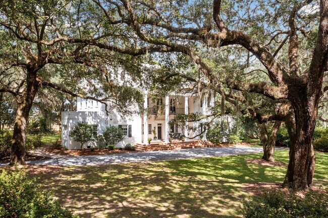 Building Photo - Historic Plantation Property on the Ashley River
