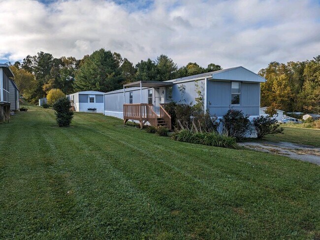 Building Photo - 51 Cushion Pl