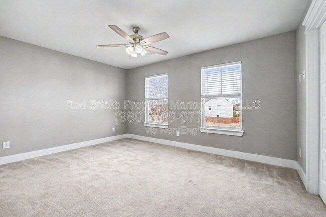 Building Photo - 149 Kingston Drive