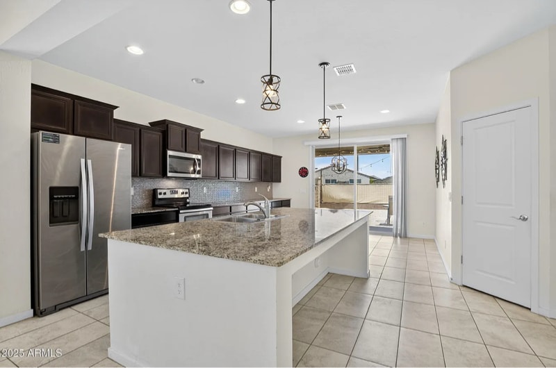 Primary Photo - 23700 W Watkins St