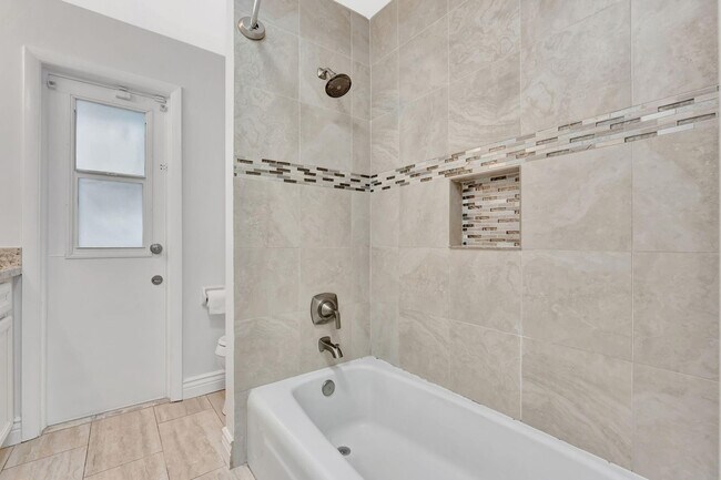 Building Photo - 10251 NW 39th Ct