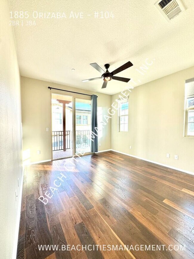 Building Photo - 1885 N Orizaba Ave