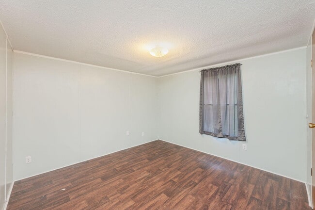 Building Photo - 2725 FL-83