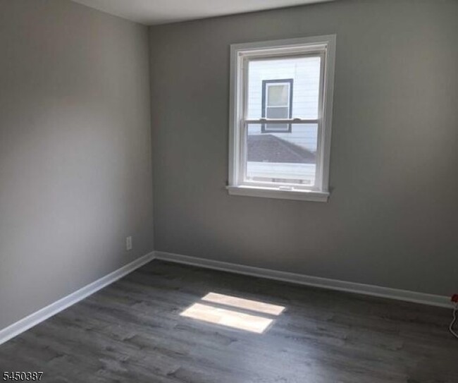 Building Photo - 166 Carmita Ave