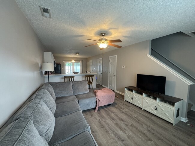 Building Photo - 5006 Banister Loop