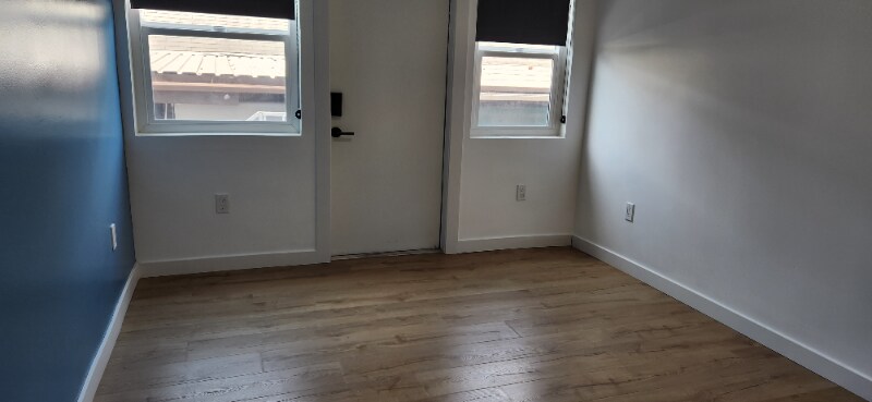 Building Photo - 2103 S Harcourt Ave
