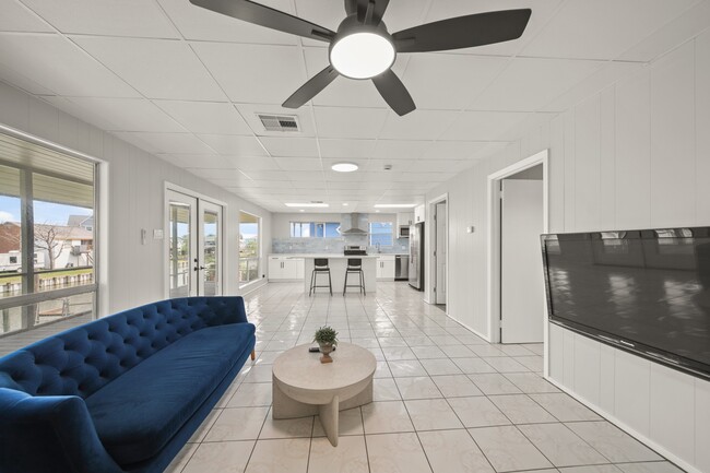 Building Photo - 1031 Star Dr