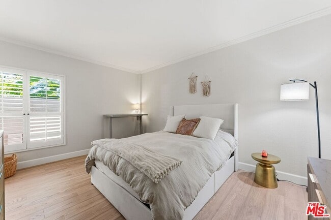 Building Photo - 1131 Alta Loma Rd