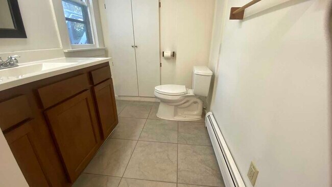 Building Photo - 19 Powell St