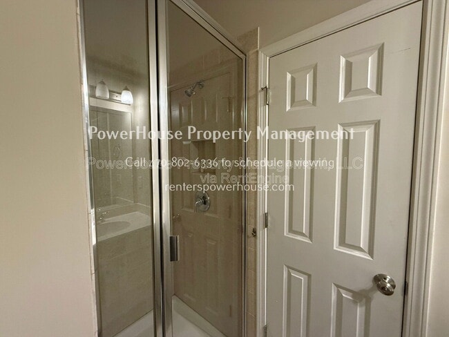 Building Photo - 6146 Queens River Dr