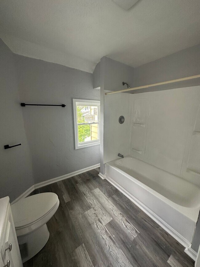 Building Photo - Warner Rd 4 Bedroom Single