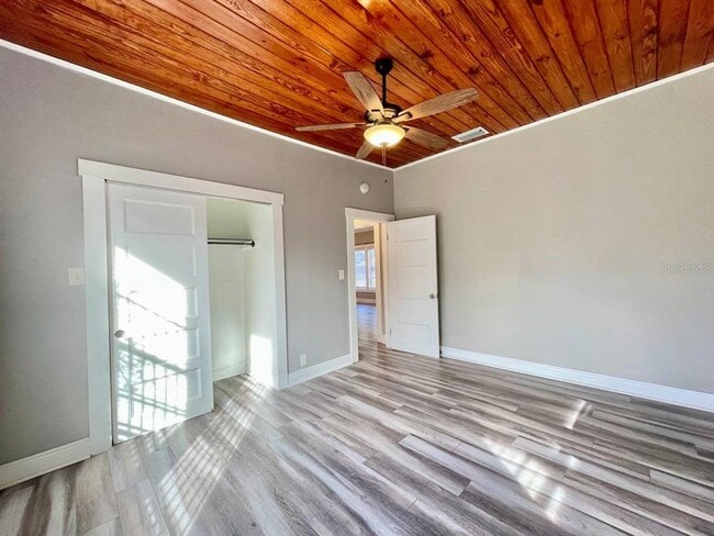 Building Photo - 3301 E 25th Ave