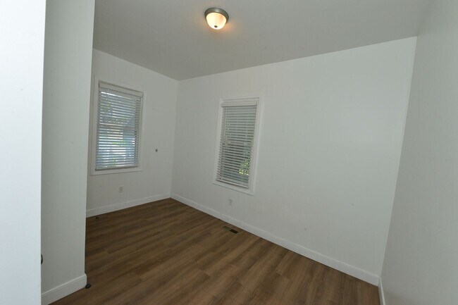 Building Photo - 1301 37th St