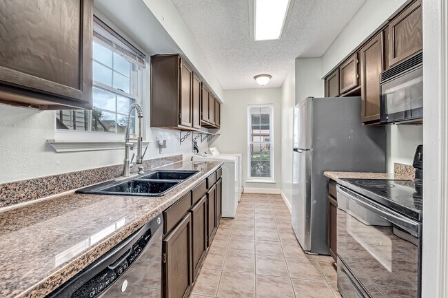 Building Photo - 2120 El Paseo St