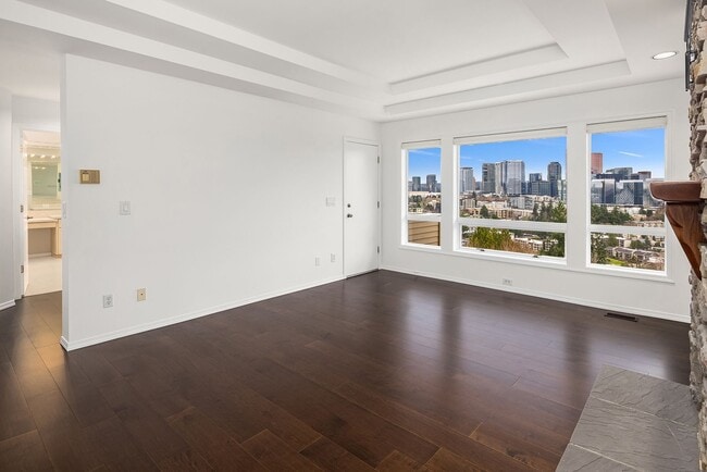 Building Photo - 9610 SE 7th St