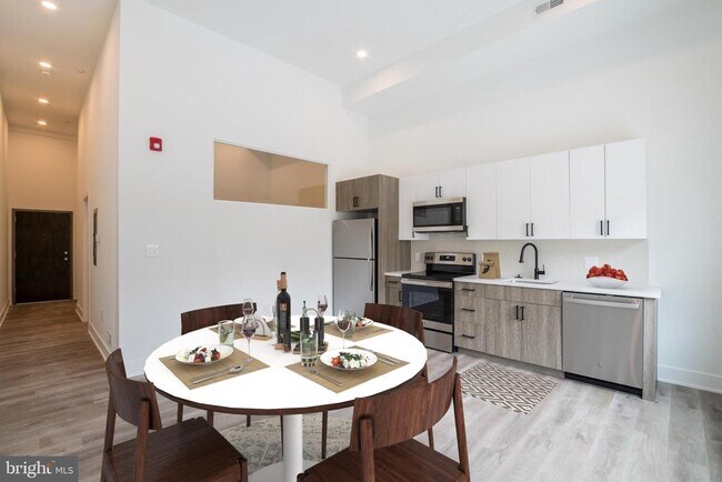 Building Photo - 1420 Point Breeze Ave