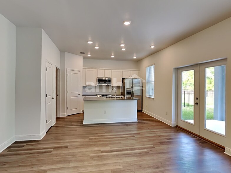 Building Photo - 6428 Atlantic Bch Ave