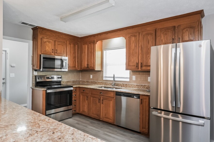 Building Photo - 13403 Woodward Dr