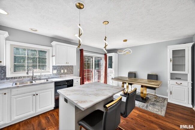 Building Photo - 2314 W Kenfield Ct