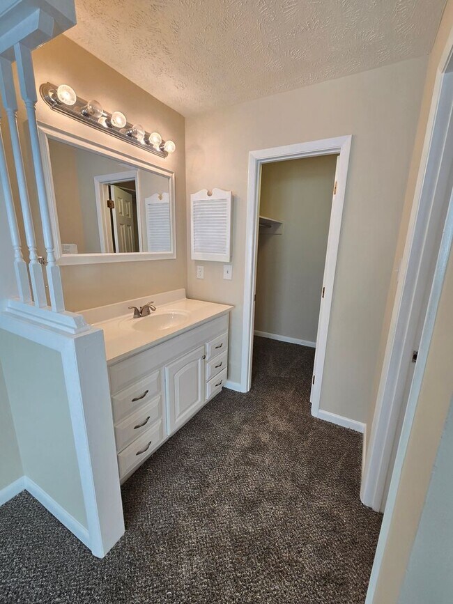 Building Photo - Cozy home for rent