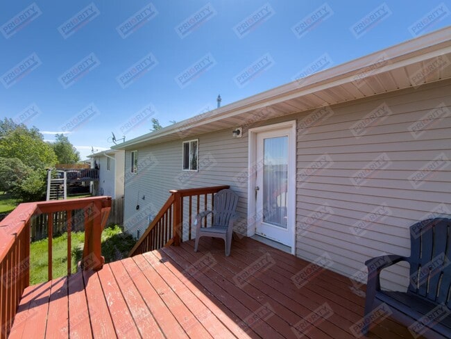 Building Photo - Single Family Home with 4 Bedrooms