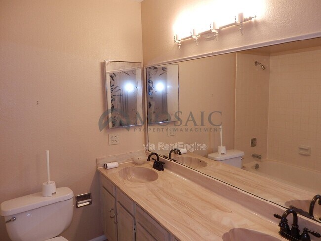 Building Photo - 4338 E Alta Mesa Ave