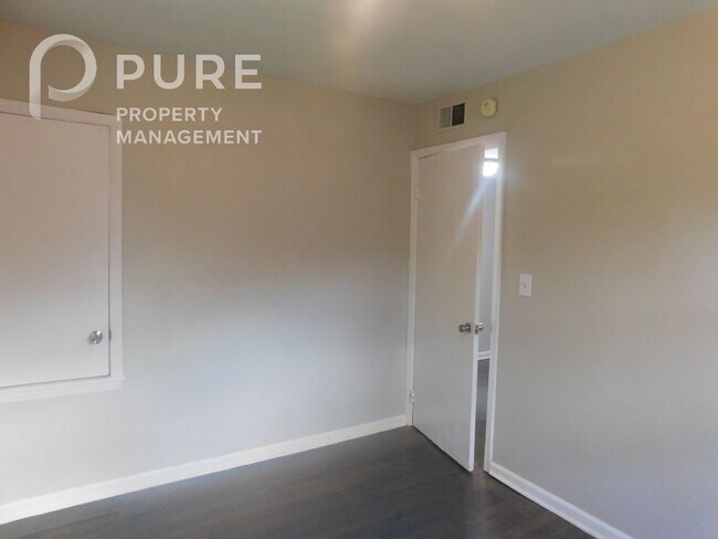 Building Photo - 2028 Progress St