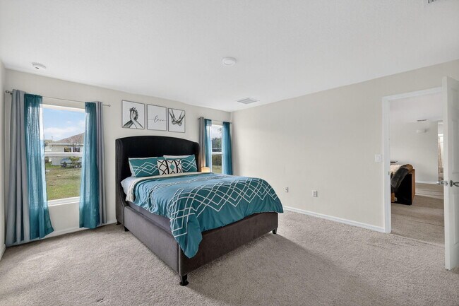 Building Photo - 644 SW Hoffenberg Ave