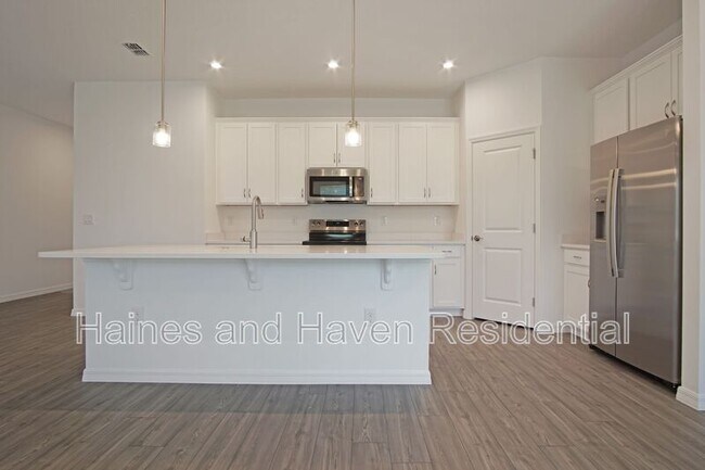 Building Photo - 1315 Normandy Dr